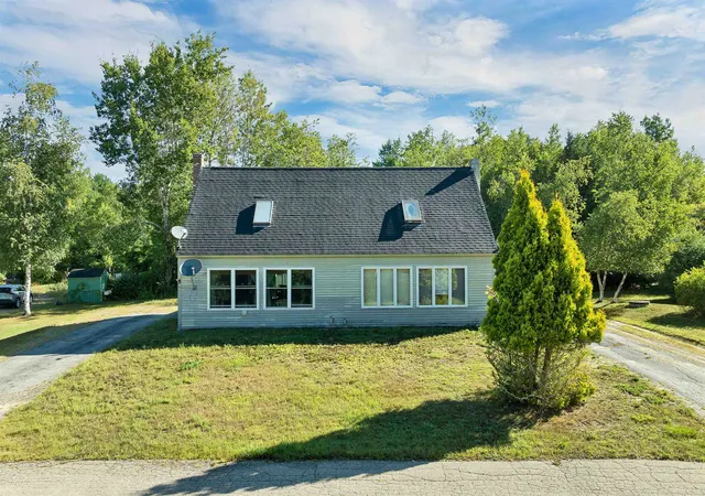 4th image of 3 And 5 Ryefield Ter, Wolfeboro, NH 03894 | MLS# 5107407