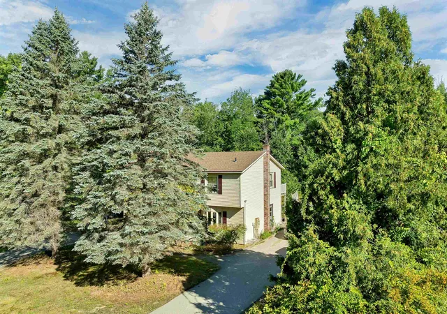 3rd image of 11 And 13 Ryefield Ter, Wolfeboro, NH 03894 | MLS# 5107408