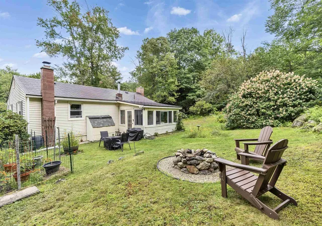 Photo 4 of Single family home for sale at 33 Lobacki Rd, Peterborough, NH 03458 | MLS# 5107409 | Listing updated on 2026-09-14