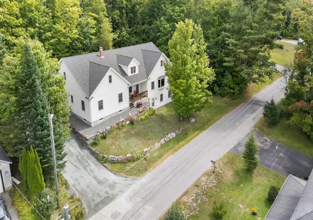Photo 2 of Single family home for sale at 263 Barrett Rd, New London, NH 03257 | MLS# 5107415 | Listing updated on 2026-09-18