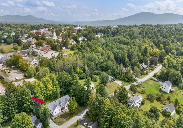 Photo 3 of Single family home for sale at 263 Barrett Rd, New London, NH 03257 | MLS# 5107415 | Listing updated on 2026-09-18