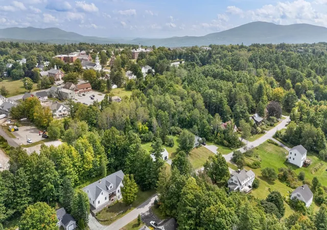Photo 4 of Single family home for sale at 263 Barrett Rd, New London, NH 03257 | MLS# 5107415 | Listing updated on 2026-09-18