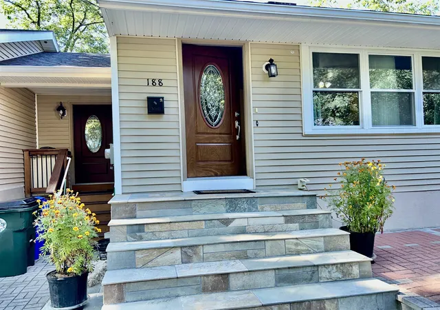 Photo 3 of Single family home for sale at 188 Tory Rd, Manchester, NH 03104 | MLS# 5107416 | Listing updated on 2026-09-07