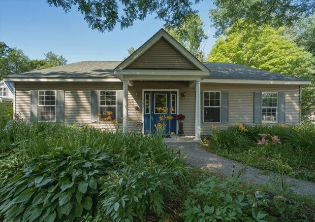 Photo 1 of Single family home for sale at 1795 Main St, Colchester, VT 05446 | MLS# 5107438 | Listing updated on 2026-09-16