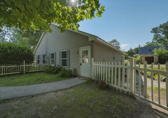 Photo 3 of Single family home for sale at 1795 Main St, Colchester, VT 05446 | MLS# 5107438 | Listing updated on 2026-09-16