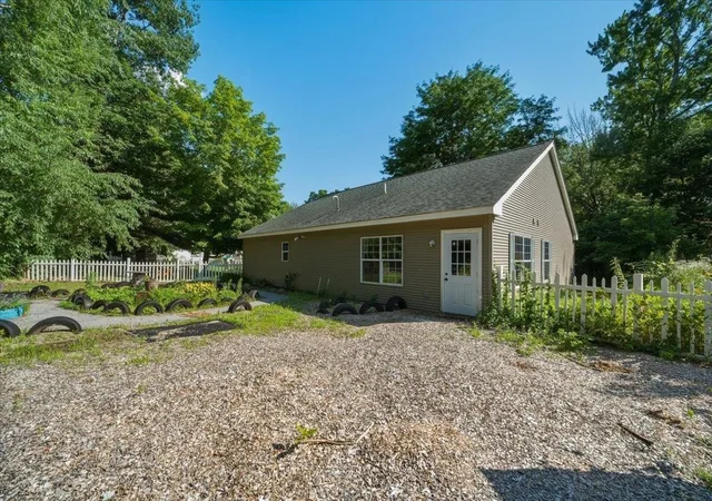 Photo 3 of Single family home for sale at 1795 Main St, Colchester, VT 05446 | MLS# 5107438 | Listing updated on 2026-09-16