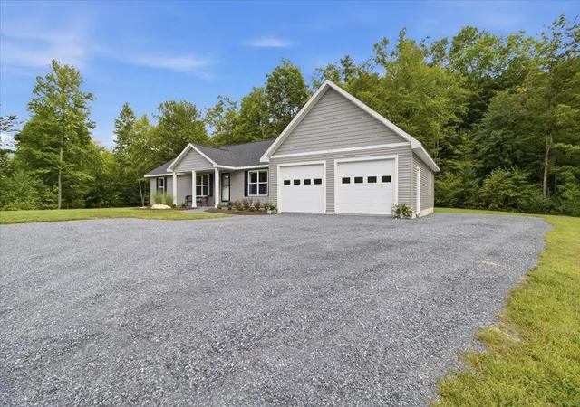 Photo 3 of Single family home for sale at 331 Hideaway Ln, Arlington, VT 05250 | MLS# 5107439 | Listing updated on 2026-09-07
