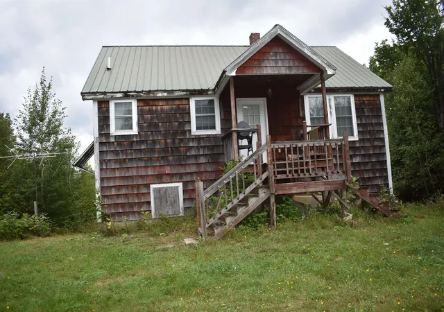 Photo 2 of Single family home for sale at 185 Driscoll Dr, Irasburg, VT 05845 | MLS# 5107449 | Listing updated on 2026-08-31