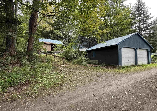 Photo 2 of Single family home for sale at 1252 Peth Rd, Randolph, VT 05060 | MLS# 5107458 | Listing updated on 2026-09-14