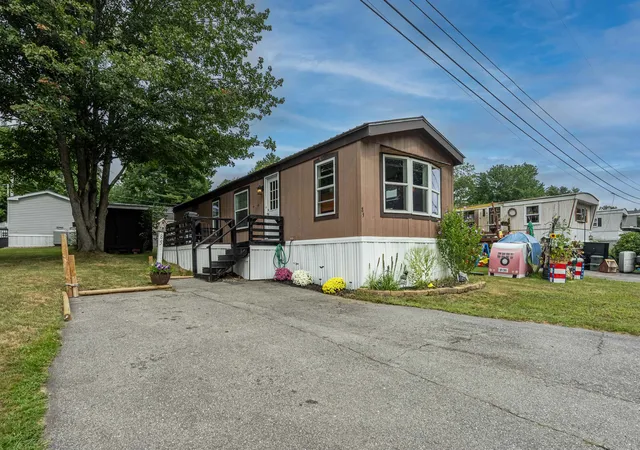 Photo 3 of Manufactured home for sale at 85 Crystal Springs Way, Somersworth, NH 03878 | MLS# 5107461 | Listing updated on 2026-08-31