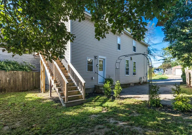 Photo 4 of Single family home for sale at 5 Gerry Ave, Newmarket, NH 03857 | MLS# 5107465 | Listing updated on 2026-09-17