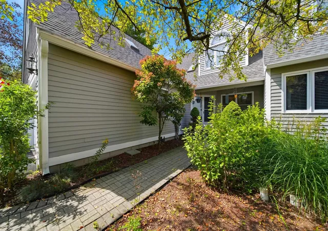 Photo 3 of Townhouse for sale at 361 Winding Pond Rd, Londonderry, NH 03053 | MLS# 5107468 | Listing updated on 2026-09-16