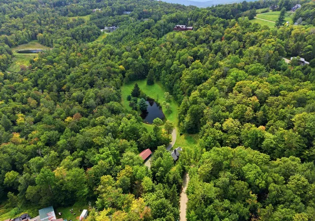 Photo 1 of Single family home for sale at 7 Woodrock Rd, Winhall, VT 05340 | MLS# 5107482 | Listing updated on 2026-09-04