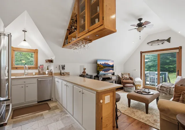 Photo 4 of Single family home for sale at 7 Woodrock Rd, Winhall, VT 05340 | MLS# 5107482 | Listing updated on 2026-09-04