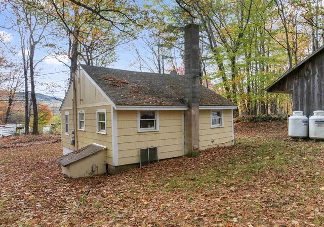 Photo 3 of Single family home for sale at 422 Currier Rd, Hill, NH 03243 | MLS# 5107494 | Listing updated on 2026-09-07