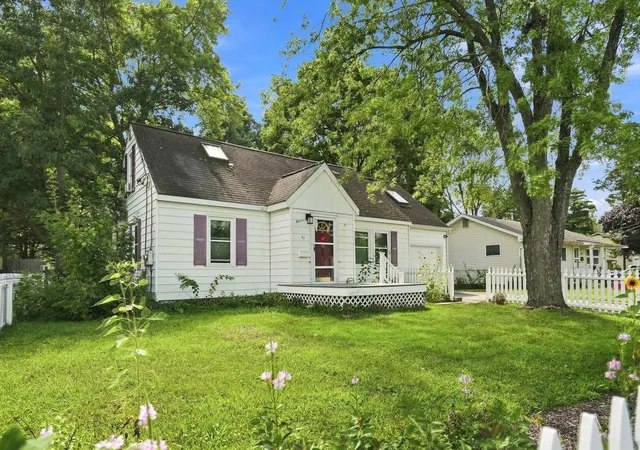 Photo 2 of Single family home for sale at 47 Mcintosh Ave, South Burlington, VT 05403 | MLS# 5107497 | Listing updated on 2026-09-11