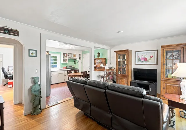 Photo 4 of Single family home for sale at 47 Mcintosh Ave, South Burlington, VT 05403 | MLS# 5107497 | Listing updated on 2026-09-11