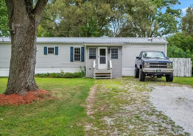 Photo 2 of Sale Pending at 28 Burt St, Saint Albans, VT 05478 | MLS# 5107499 | Listing updated on 2026-09-08