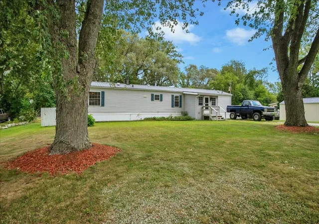Photo 3 of Sale Pending at 28 Burt St, Saint Albans, VT 05478 | MLS# 5107499 | Listing updated on 2026-09-08
