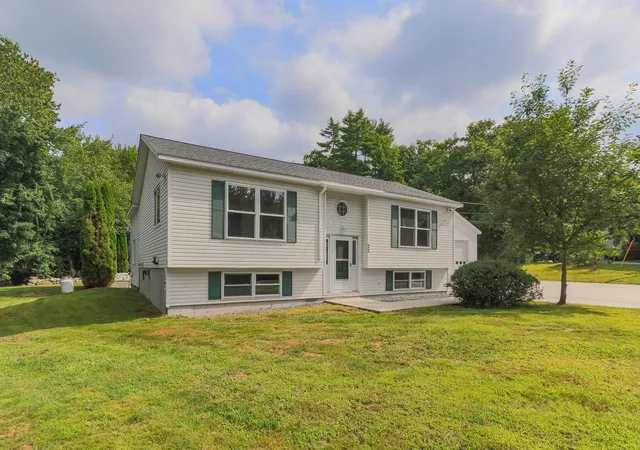 Photo 3 of Single family home for sale at 22 Kedeka Dr, Epsom, NH 03234 | MLS# 5107509 | Listing updated on 2026-09-16