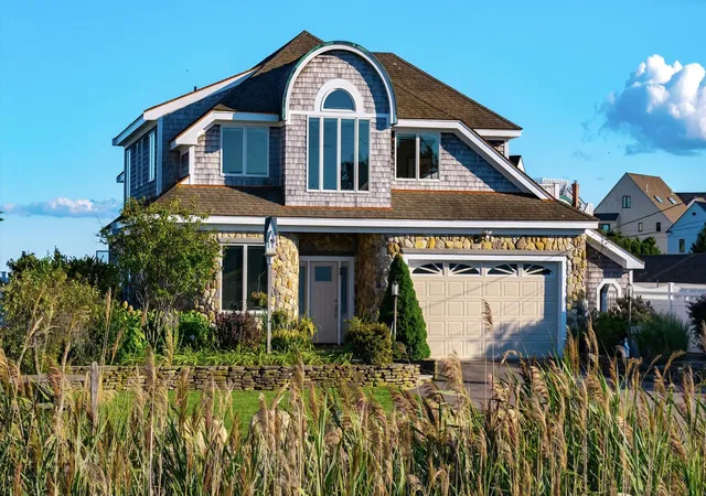 Photo 4 of Single family home for sale at 3 Ocean Blvd, North Hampton, NH 03862 | MLS# 5107511 | Listing updated on 2026-09-04