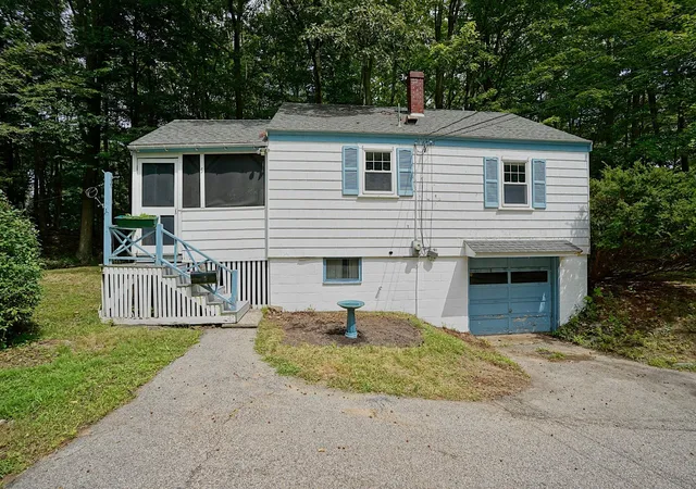 Photo 1 of Single family home for sale at 5 Ford Ln, Kittery, ME 03904 | MLS# 5107535 | Listing updated on 2026-09-13