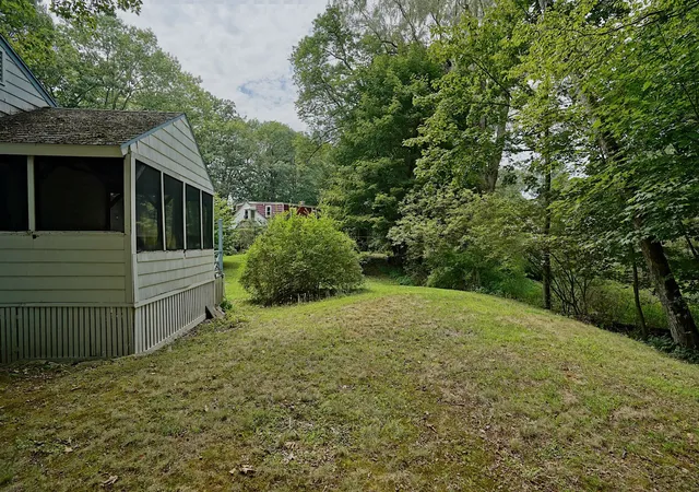 Photo 3 of Single family home for sale at 5 Ford Ln, Kittery, ME 03904 | MLS# 5107535 | Listing updated on 2026-09-13