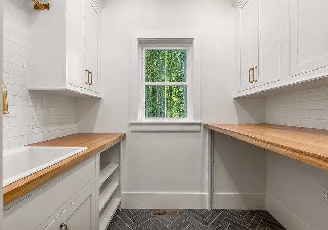 Photo 3 of Single family home for sale at 12 Wentworth Dr #9, Greenland, NH 03840 | MLS# 5107544 | Listing updated on 2026-09-11