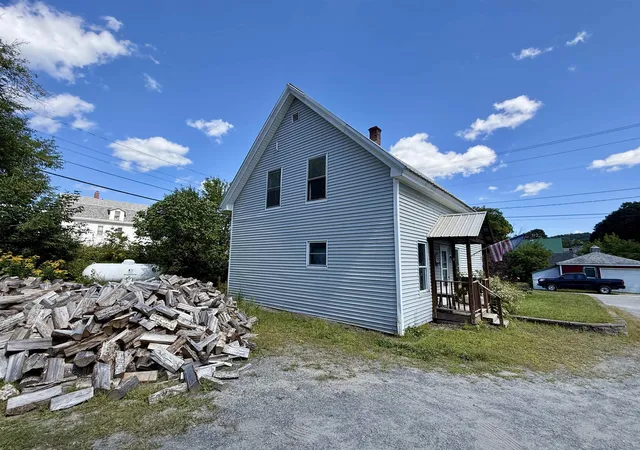 Photo 3 of Single family home for sale at 127 Cherry St, Hardwick, VT 05843 | MLS# 5107552 | Listing updated on 2026-09-01