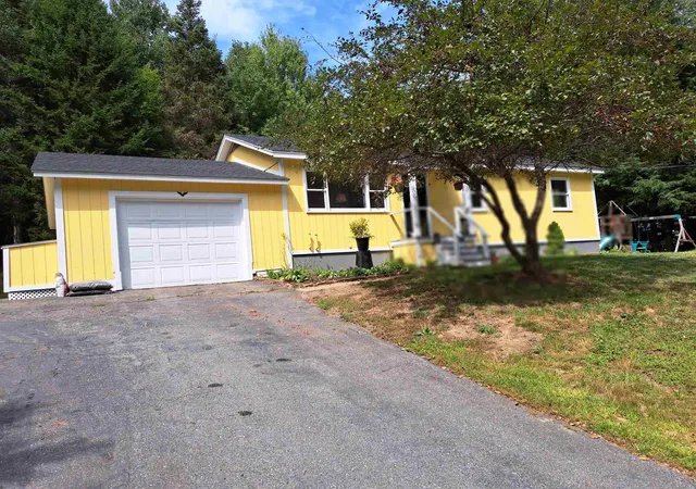 Single family home for sale at 10 Alexander Ave, Newport, NH 03773 | MLS# 5107553