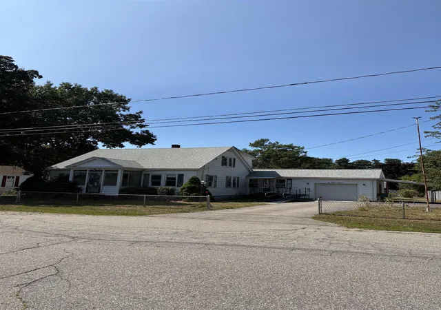 Photo 1 of Single family home for sale at 44 Dewey St, Rochester, NH 03867 | MLS# 5107564 | Listing updated on 2026-09-08