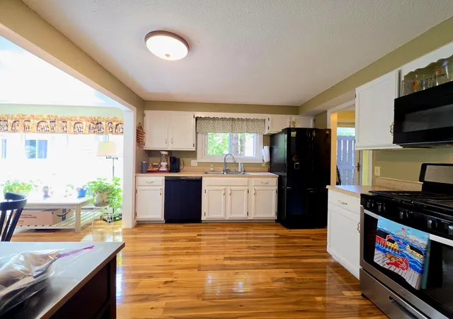 Photo 4 of Sale Pending at 23 Amoskeag Rd #23, Concord, NH 03301 | MLS# 5107578 | Listing updated on 2026-09-11