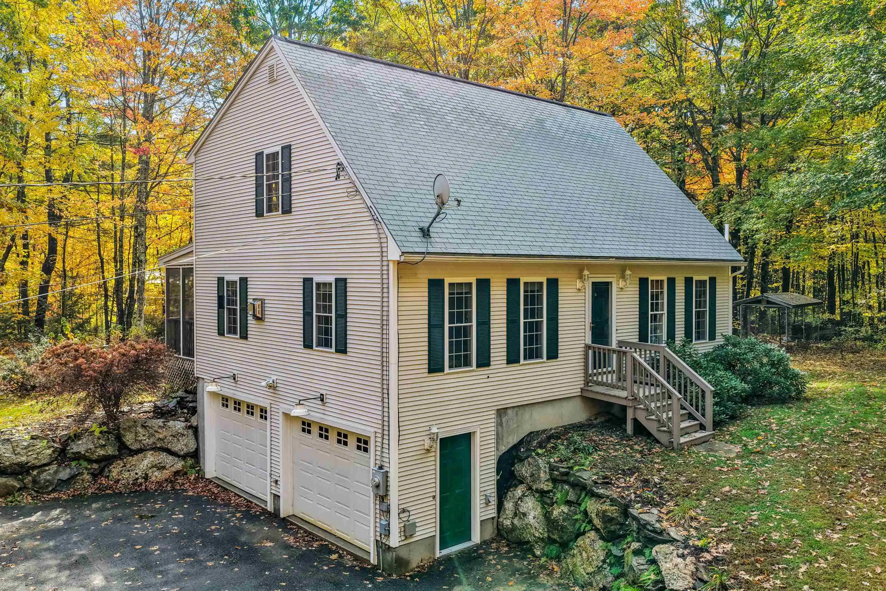Single family home for sale at 9 Perry Rd, Deerfield, NH 03037 | MLS# 5110241