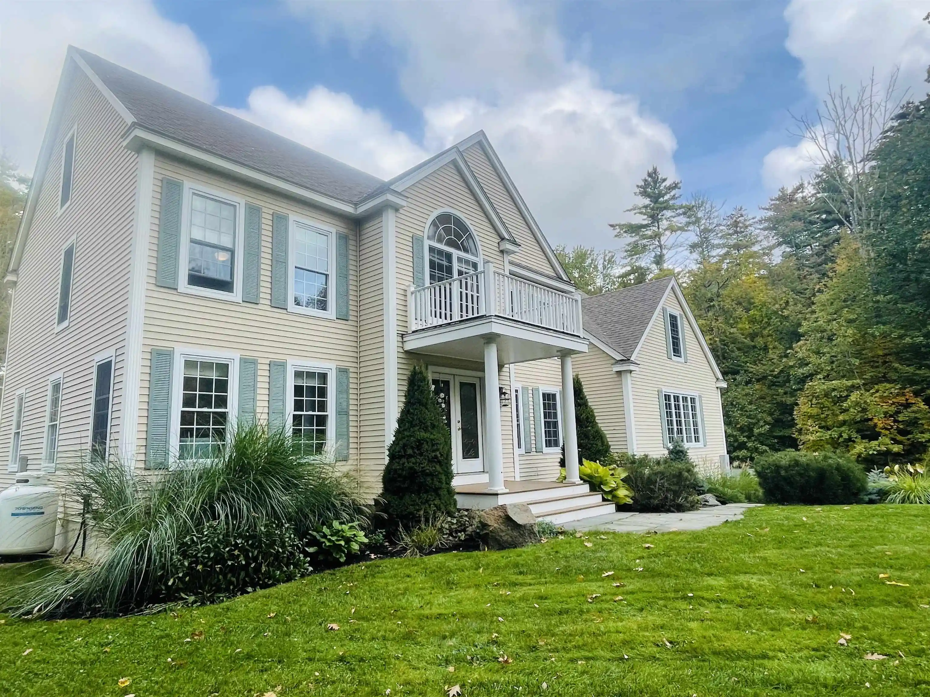Photo 1 of Single family home for sale at 11 Trimble Trl, Kensington, NH 03833 | MLS# 5111359 | Listing updated on 2026-10-20