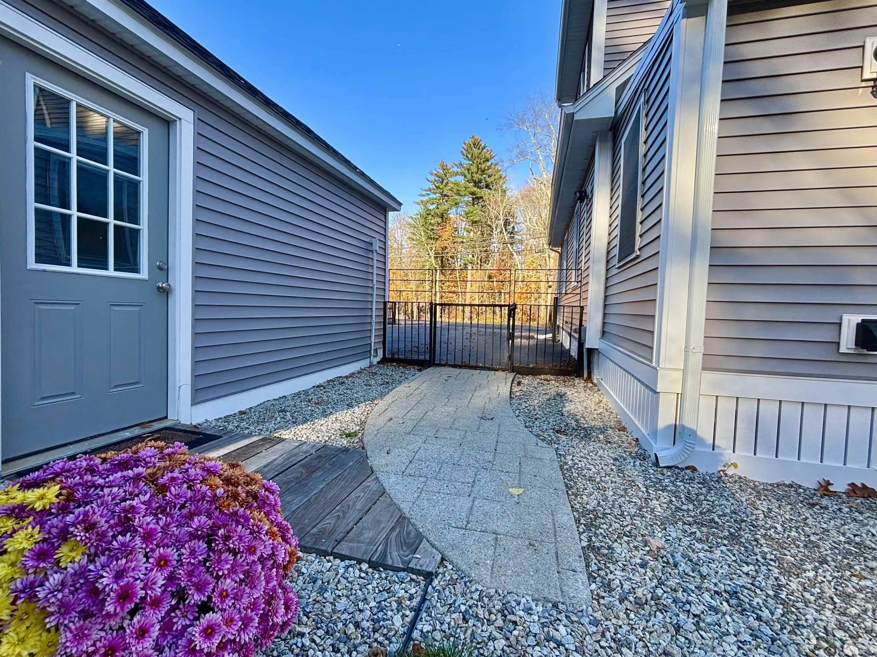 Single family home for sale at 158 E Main St, East Hampstead, NH 03826 | MLS# 5111723