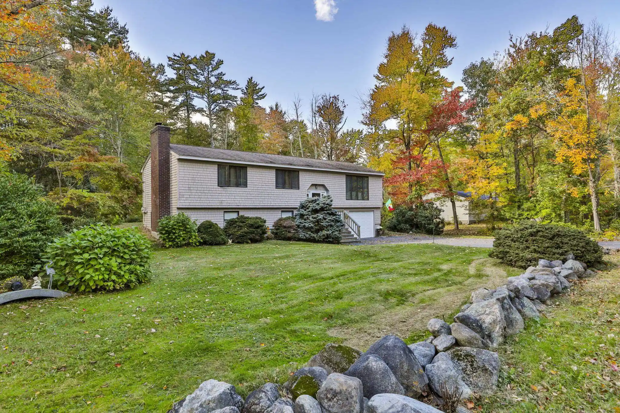 Photo 1 of Single family home for sale at 413 S Baboosic Lake Rd, Merrimack, NH 03054 | MLS# 5113713 | Listing updated on 2026-10-29