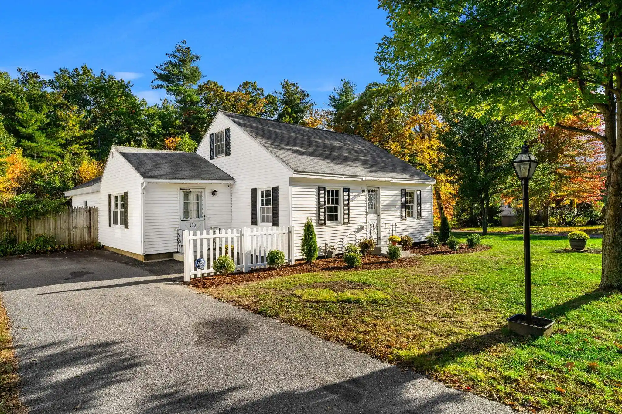 Photo 1 of Sale Pending at 109 Highland St, Hudson, NH 03051 | MLS# 5113937 | Listing updated on 2026-10-20