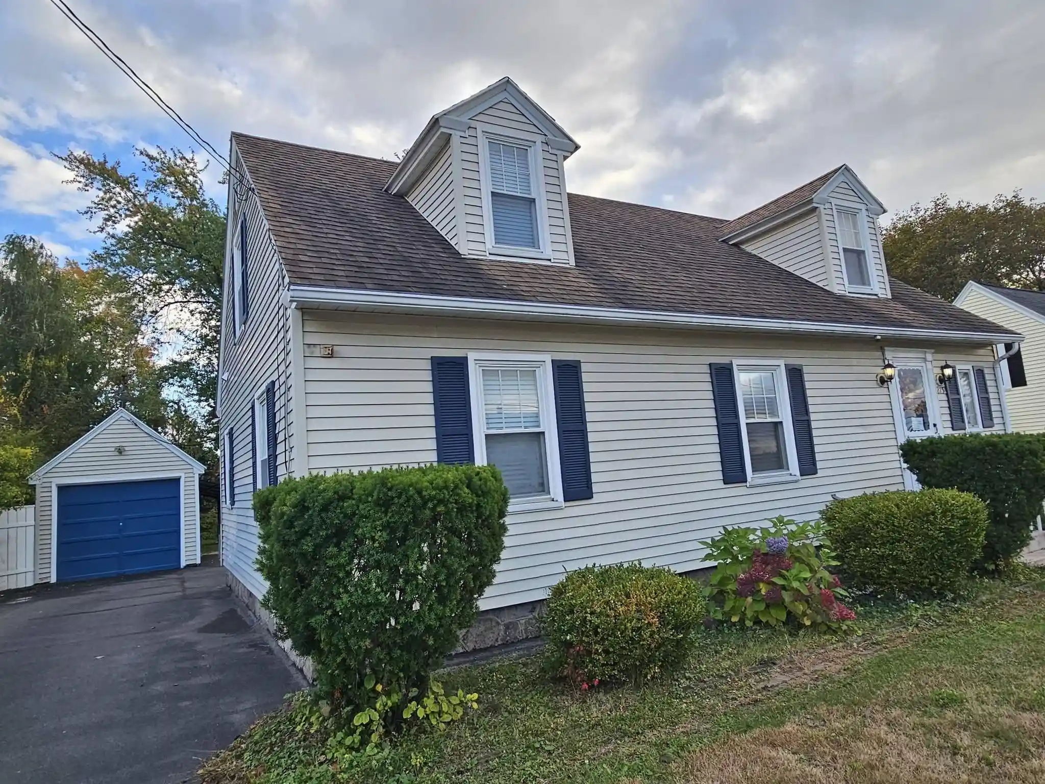 Single family home for sale at 275 Cilley Rd, Manchester, NH 03103 | MLS# 5114332
