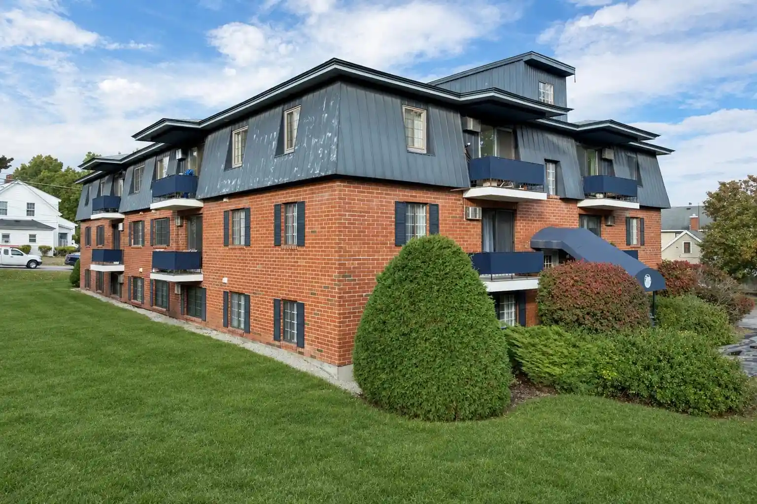 Condo for sale at 34 Dunbarton Rd #1D, Manchester, NH 03102 | MLS# 5114453