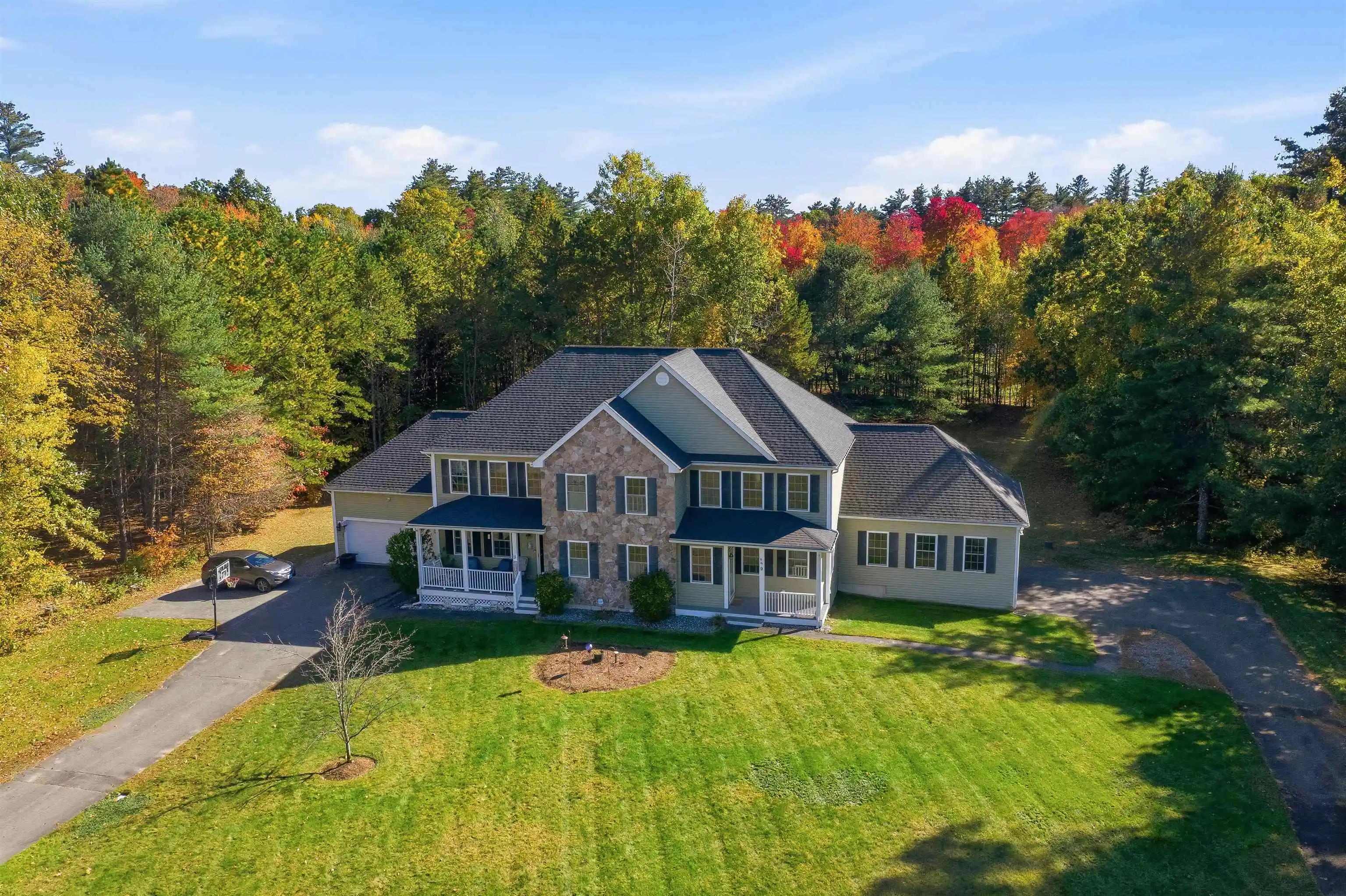 Photo 1 of Condo for sale at 9 Lilac Ct, Litchfield, NH 03052 | MLS# 5114535 | Listing updated on 2026-10-16