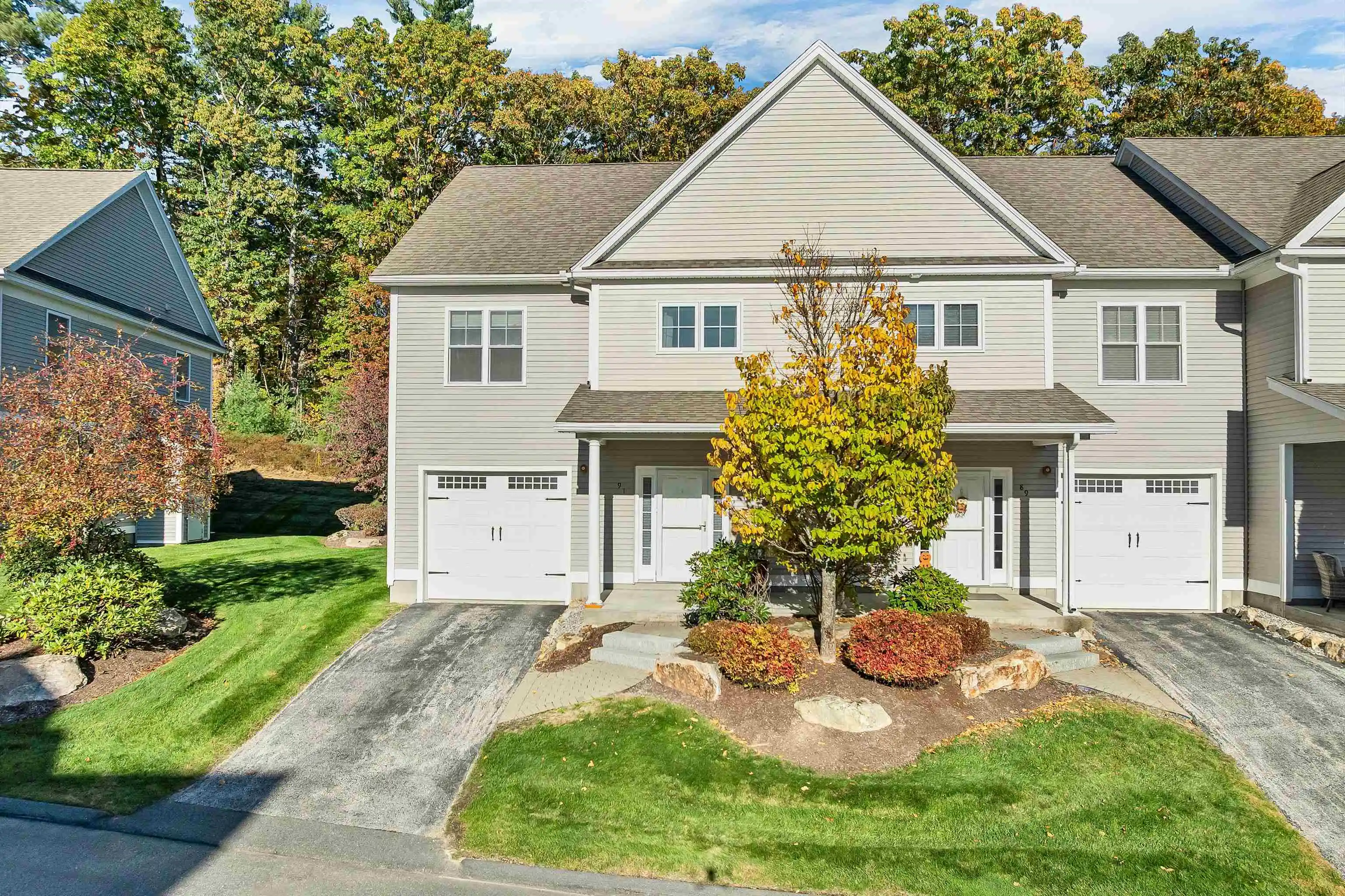 Photo 1 of Townhouse for sale at 91 Woodview Way #91, Manchester, NH 03102 | MLS# 5114642 | Listing updated on 2026-10-22