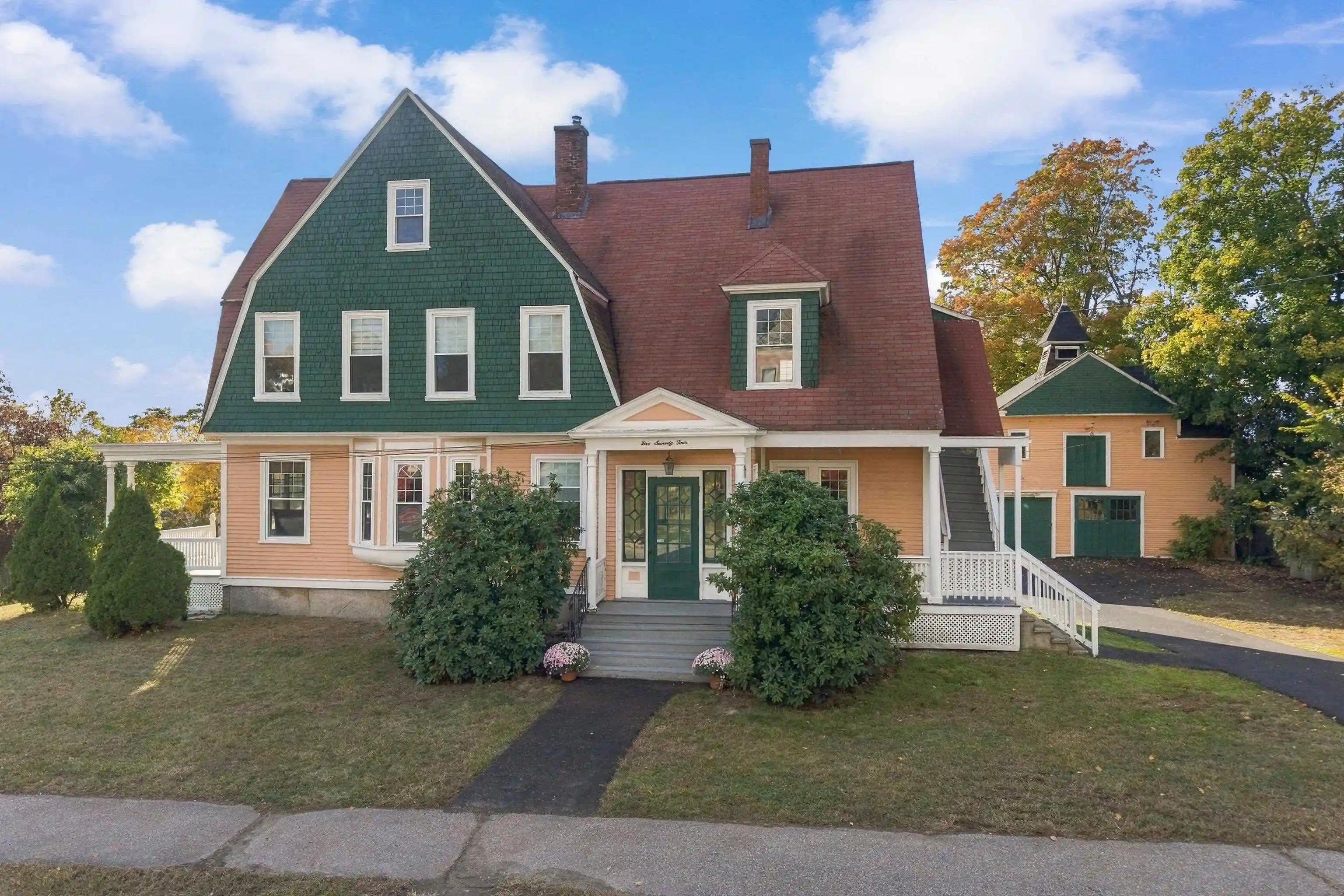 Photo 1 of Single family home for sale at 574 Belmont St, Manchester, NH 03104 | MLS# 5114707 | Listing updated on 2026-10-19