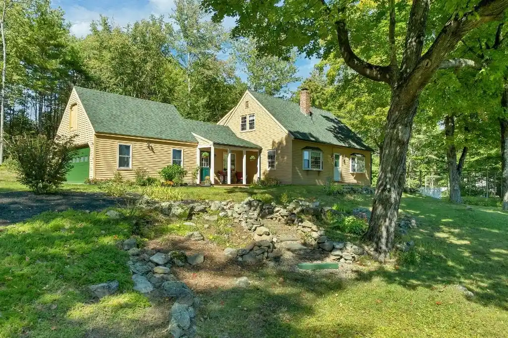 Photo 1 of Single family home for sale at 16 Fairway Hts Rd, Center Harbor, NH 03226 | MLS# 5114959 | Listing updated on 2026-10-21