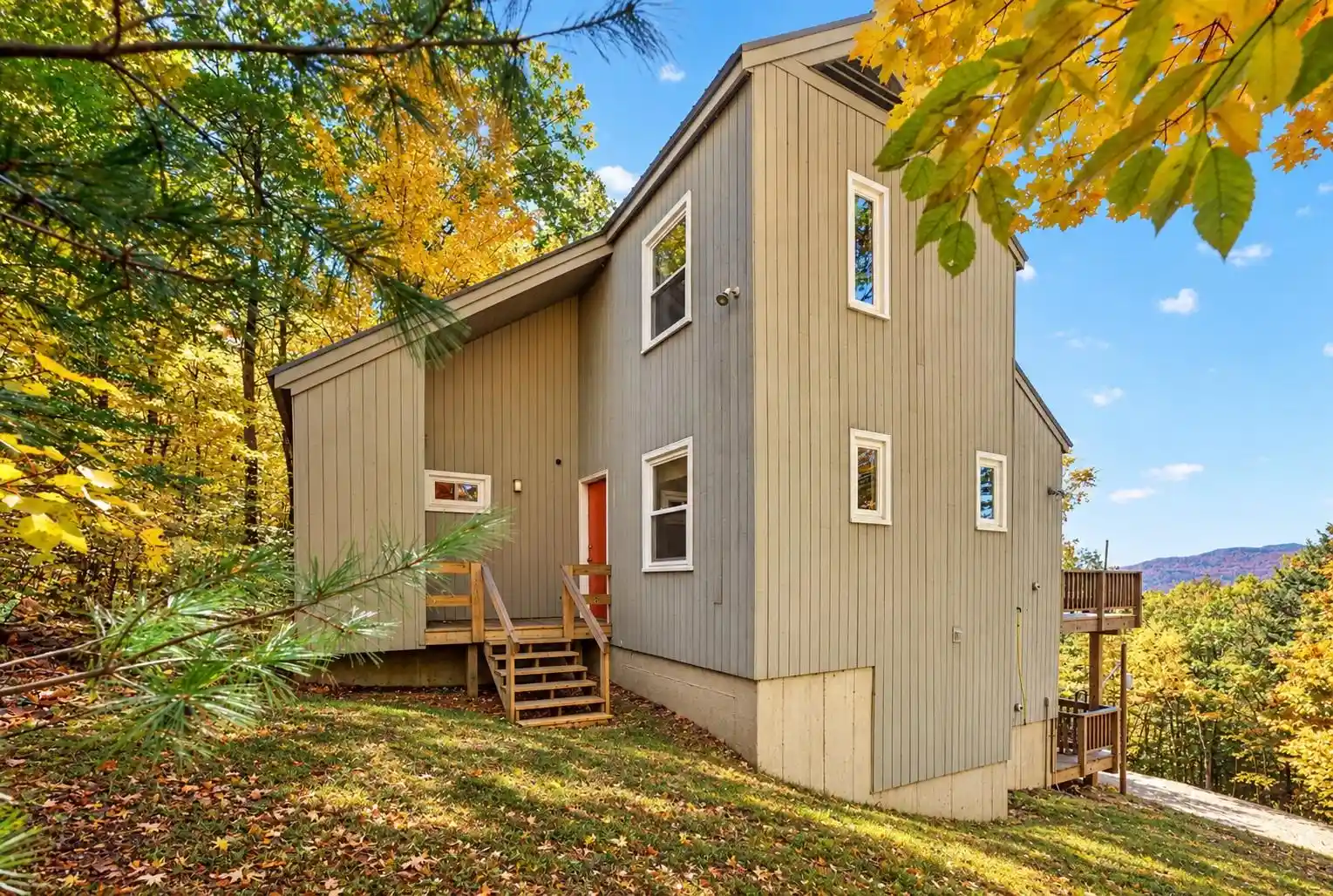 Photo 1 of Single family home for sale at 122 Mclaren Dr, Campton, NH 03223 | MLS# 5115101 | Listing updated on 2026-10-21