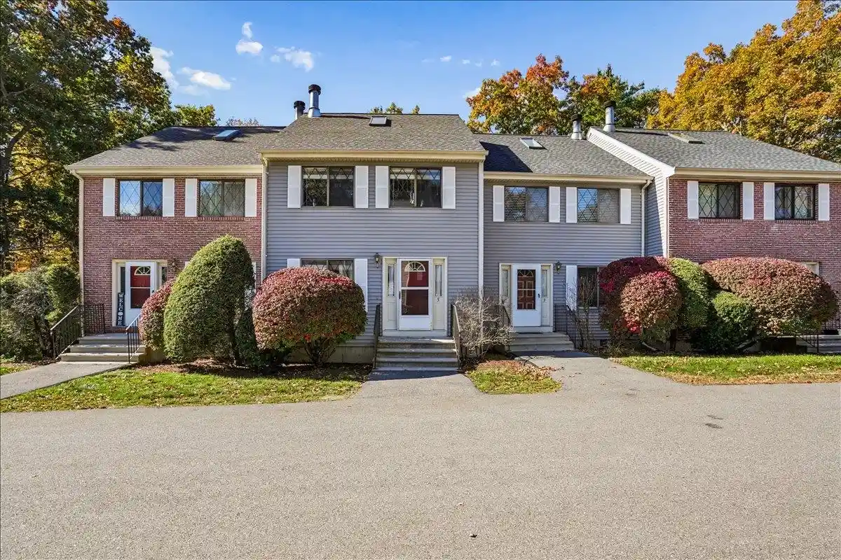 Townhouse for sale at 5 Plasic Rd, Merrimack, NH 03054 | MLS# 5115270