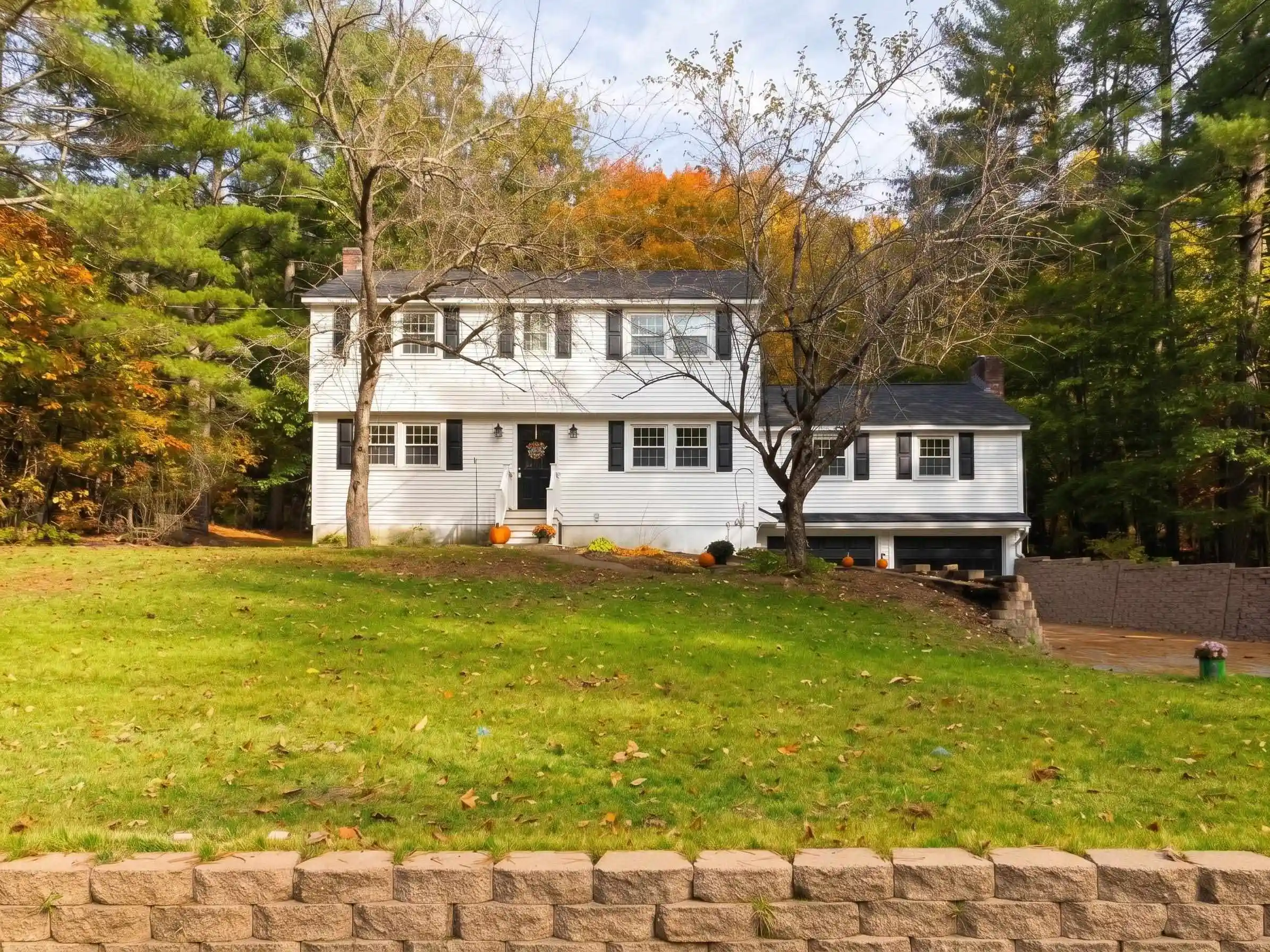 Single family home for sale at 9 Northfield Rd, Amherst, NH 03031 | MLS# 5115298