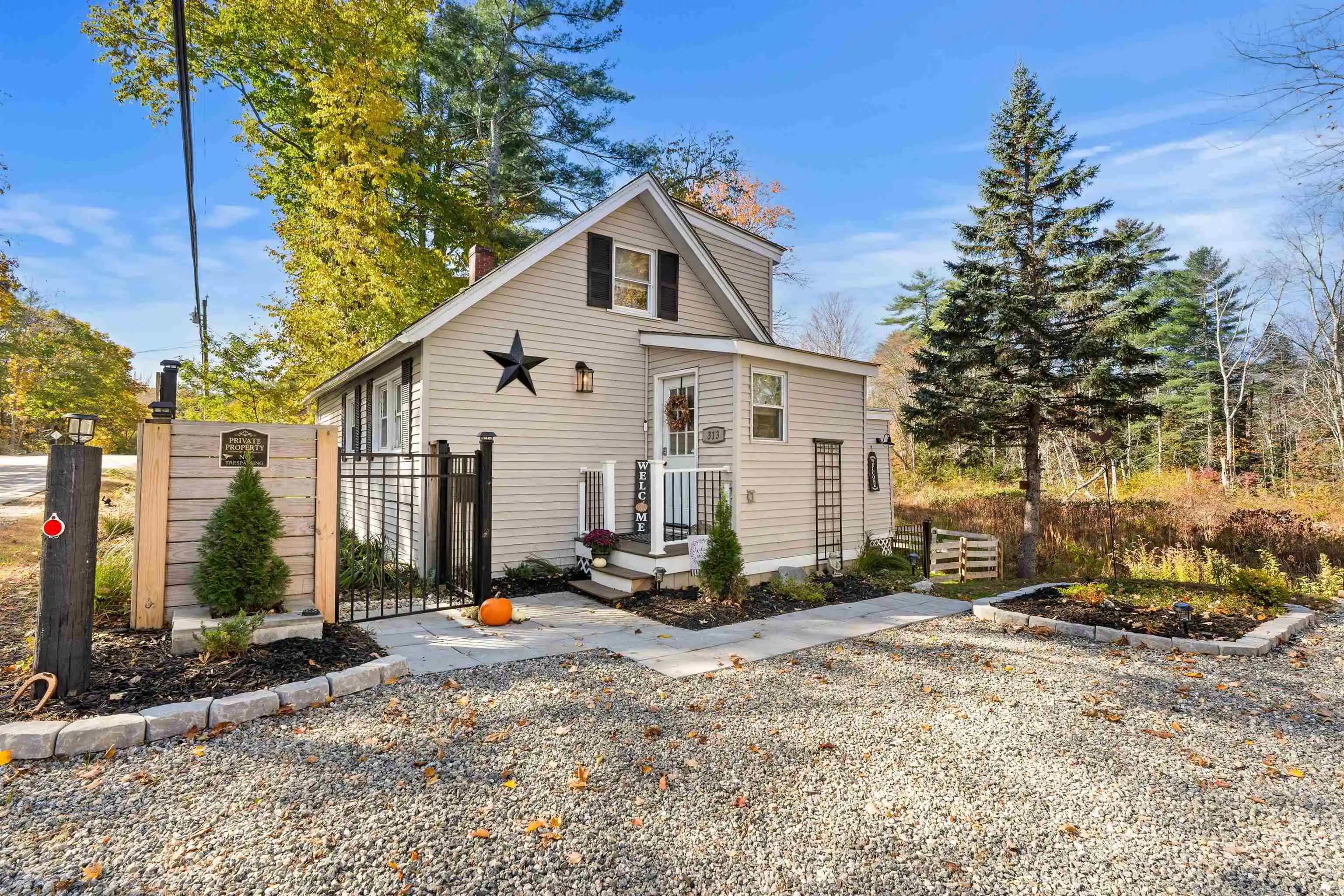 Photo 1 of Sale Pending at 313 Washington St, Barrington, NH 03825 | MLS# 5115321 | Listing updated on 2026-10-28