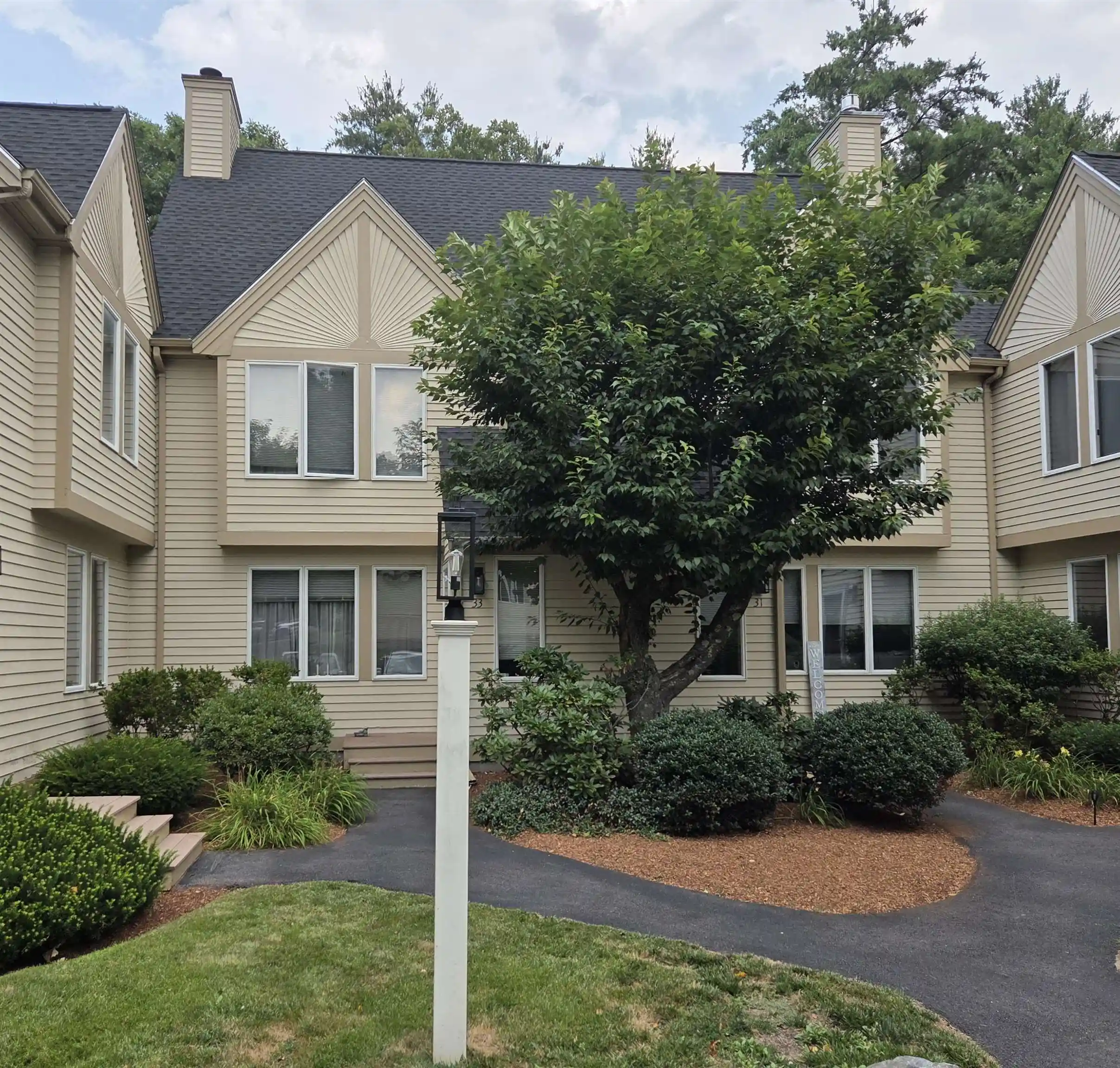 Photo 1 of Townhouse for sale at 33 Dorchester Way, Nashua, NH 03064 | MLS# 5115329 | Listing updated on 2026-10-22