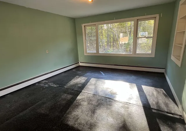 Photo 2 of Single family home for sale at 446 Mast Rd, Manchester, NH 03102 | MLS# 5115897 | Listing updated on 2026-10-31