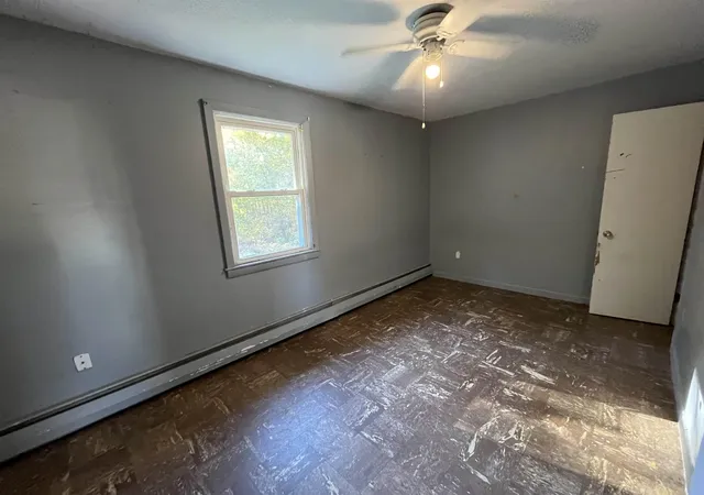 Photo 4 of Single family home for sale at 446 Mast Rd, Manchester, NH 03102 | MLS# 5115897 | Listing updated on 2026-10-31